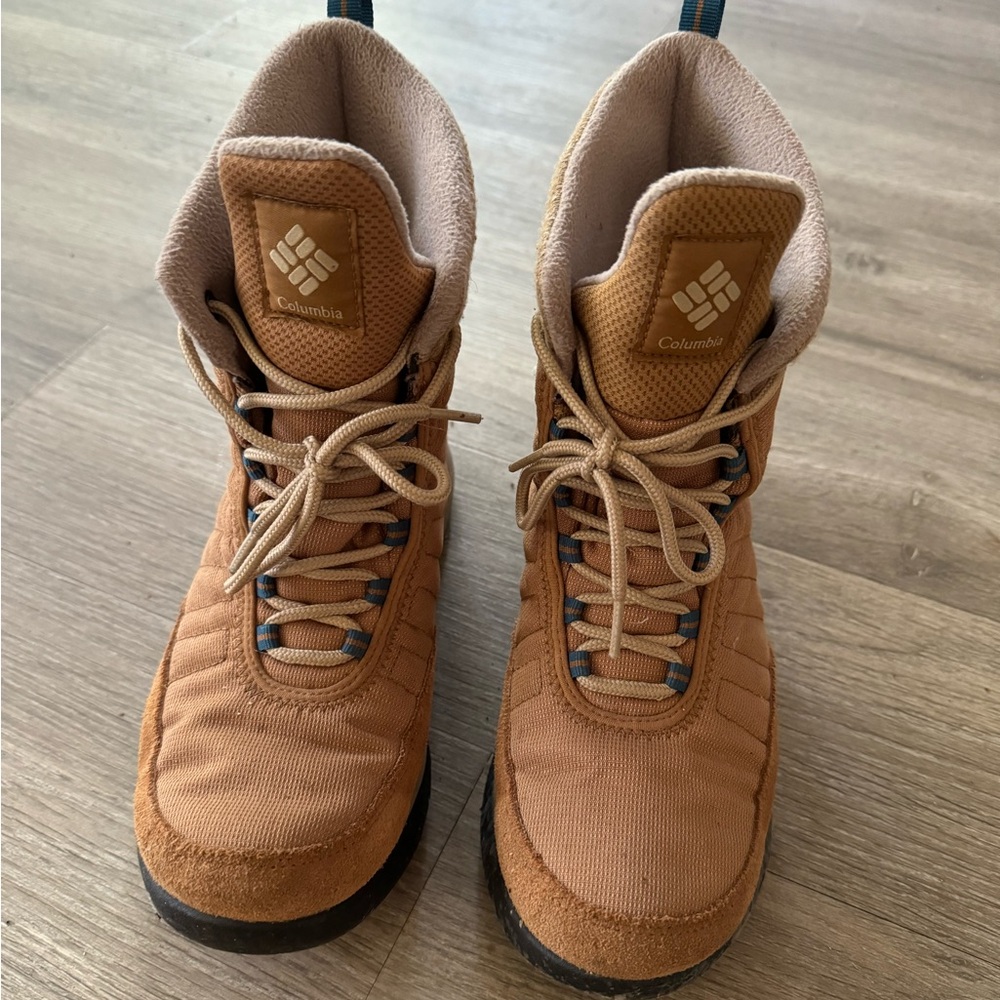 Brown Columbia Snow Boots Size 7 (like Brand New)